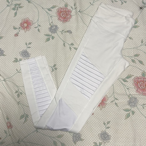 High-Waist Moto Legging - Picture 2 of 4